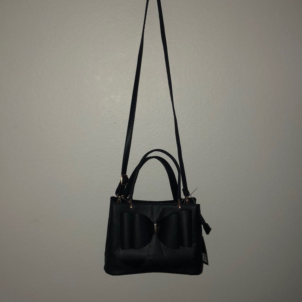 Donated. Crossbody leather purse - Picture 2 of 16